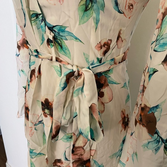 STONE COLD FOX Womens Ivory Cosmo SILK Floral GISELLE Wrap Dress 100% Silk - Picture 4 of 12